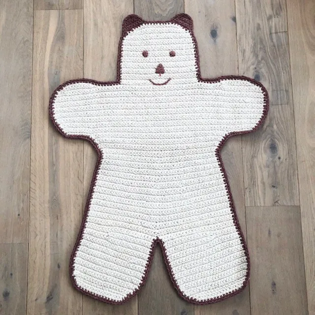 luna-leena duurzame beren vloerkleed - katoen - gebroken wit met bruin - L100x75cm - handgehaakt in Nepal - vloerkleed - tapijt - berenvel - speelkleed - bear rug - carpet gebroken wit en bruin