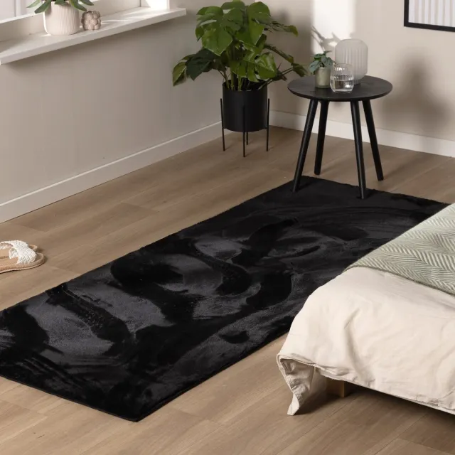 NATURL. Zacht laagpolige loper - Cozy Zwart | Wasbaar & vormvast - 80x250cm