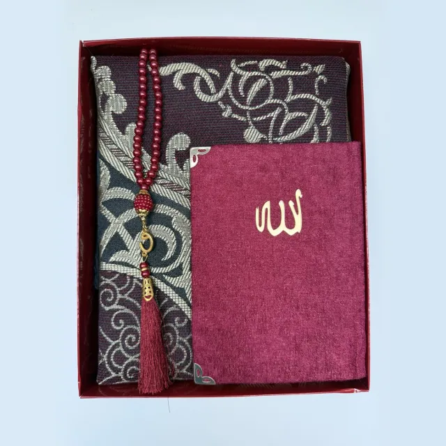Firaset Islamitische Gebedsgeschenkset – Gebedskleed, Fluwelen Yaseen Boek & Tasbih | Moslim Namaz Salah Set | Gemaakt in Türkiye bordeauxrood