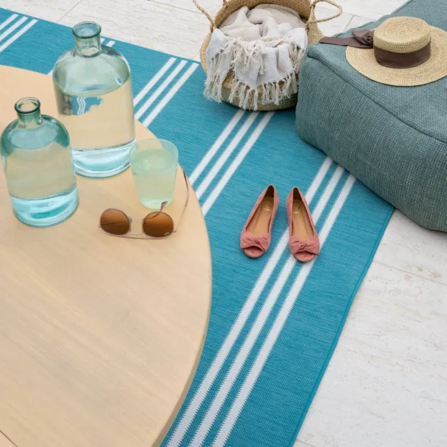 Luxe Buitenkleed Studio M – STRIPES – Dubbelzijdig Vloerkleed Buiten – Buitentapijt 160x220 cm – Turquoise – Tuintapijt met Omkeerbaar Design - 100% gemaakt in België