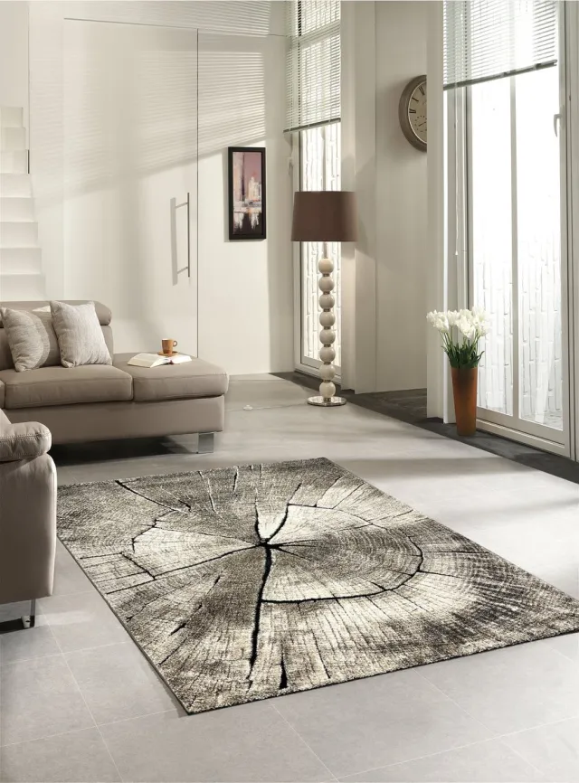 the carpet Marla – Modern vloerkleed met boomstam motief, houtlook tapijt, natuurlijk design voor woonkamer en slaapkamer, beige grijs