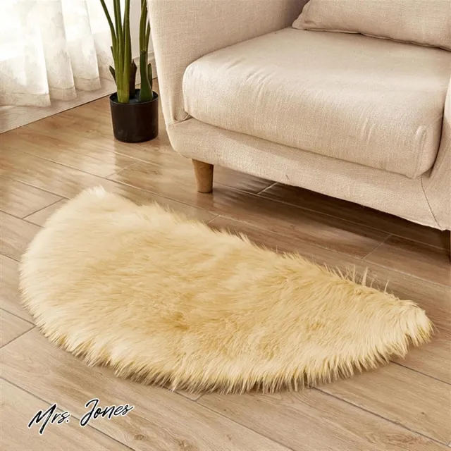 Mrs. Jones Halve cirkel pluizig tapijt zacht antislip tapijt nachtkastje slaapkamer moderne woondecoratie Shaggy mat beige 45 x 90 cm . multi-color