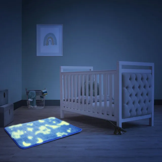 Bewello Kleine Lichtgevende GLOW in the DARK Kleed - 60 x 40 cm - Vloerkleedje - Mat - Kleedje voor op de Kinderkamer / Babykamer - Voetenmat Jongens of Meisjeskamer blauw