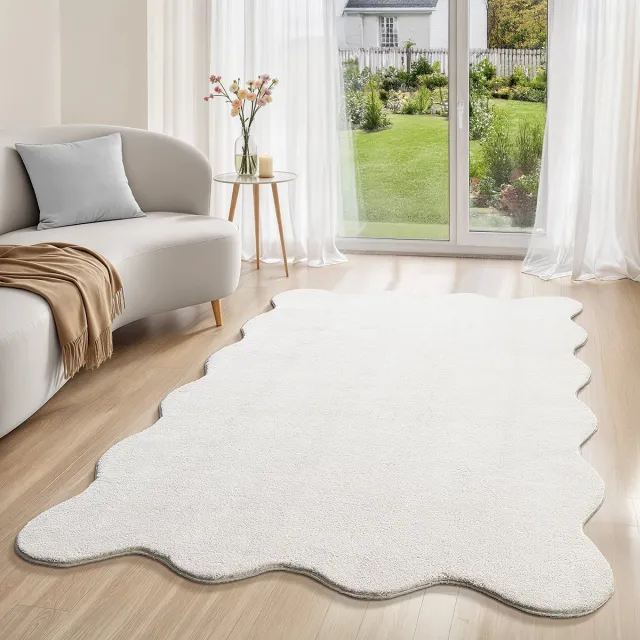 the carpet Lina Shape Scallop Teppich, Hoogpolig Langharig Vloerkleed, Superzacht, Imitatiebont, Pluizig, Bontlook, Wasbaar tot 30 Graden, Beige, 160x220 cm