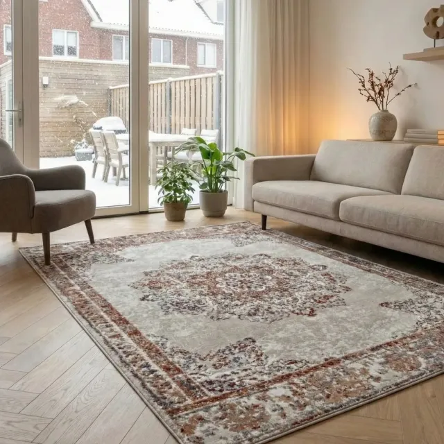 flycarpets Klassiek Vintage Vloerkleed Maderno - Creme / Multi - 140x200 cm - Perzisch Tapijt Laagpolig - Woonkamer