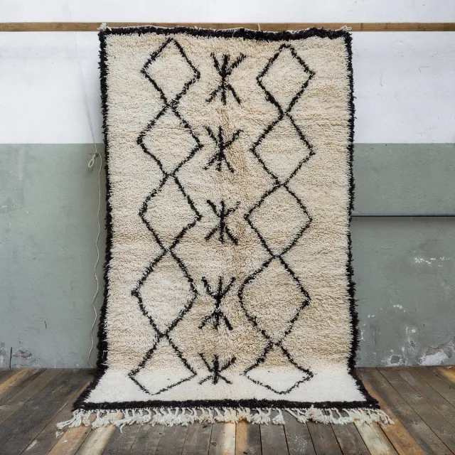 Casa Moro Marokkaans Beni Ouarain vloerkleed – Handgeweven tapijt van 100% wol – 146 × 243 cm – BN2200 Beige