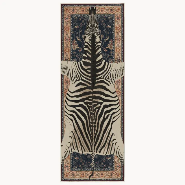 Ruggable Wasbare laagpolige loper Safari by Iris Apfel Kleurrijk