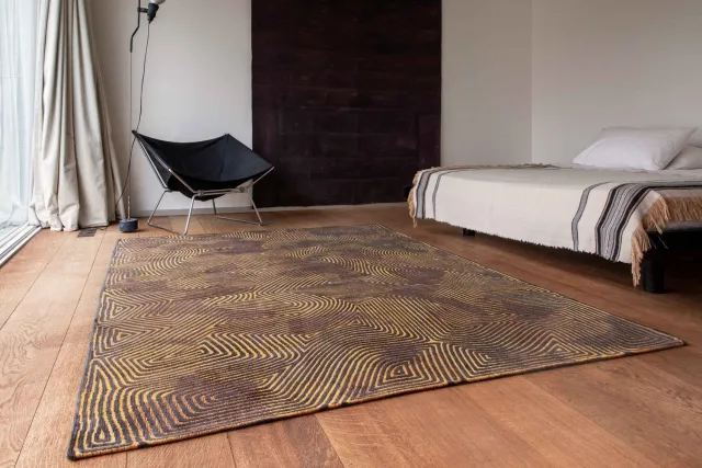 Louis de Poortere Vloerkleed Meditation Coral Black Gold Brown