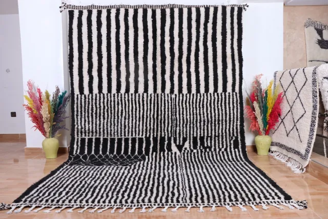 Poufs&Pillows Vloerkleed - Marokkaans Vloerkleed - 300 x 200 cm - Handgemaakt & Uniek - Gemaakt van 100% wol - Beni Mrirt Tapijt met patroon zwart
