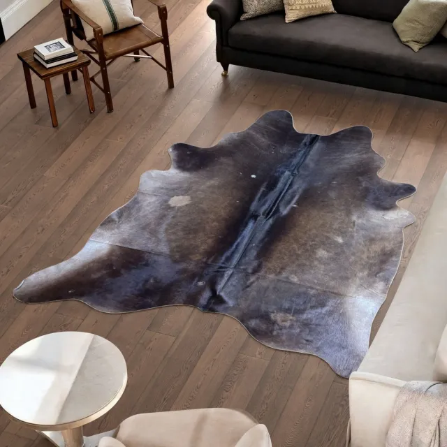 Koeienhuidvloerkleed.nl Koeienhuid Vloerkleed - Koeienkleed / Koeienvel / Dierenvel / Dierenhuid Tapijt donkerbruin